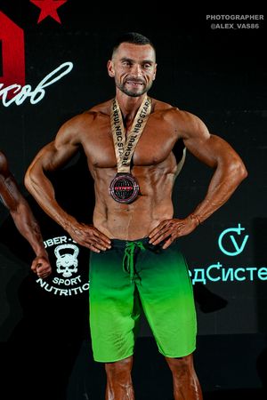 MEN'S PHYSIQUE +179 STARS